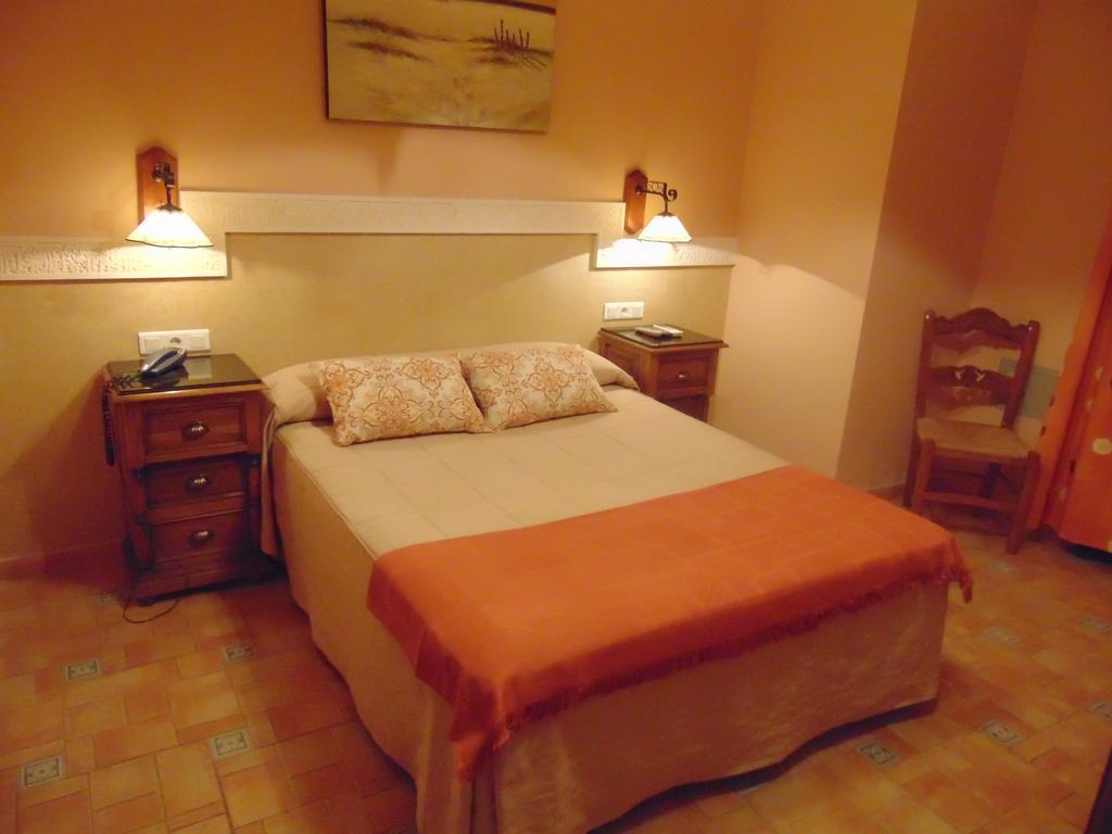 Hotel Sierra De Araceli Люсена Экстерьер фото