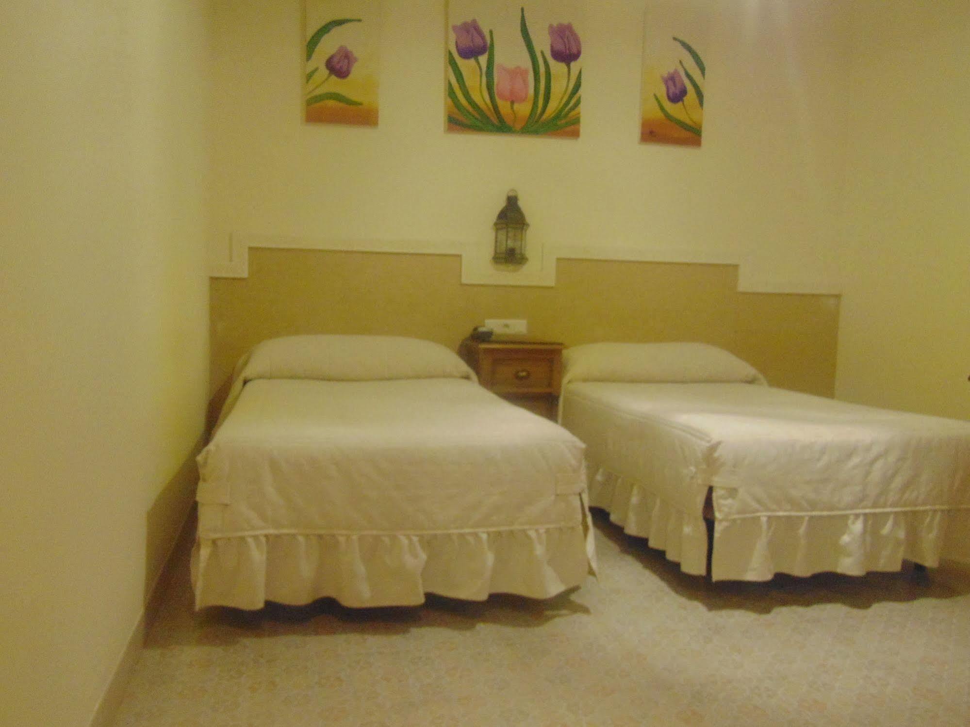 Hotel Sierra De Araceli Люсена Экстерьер фото