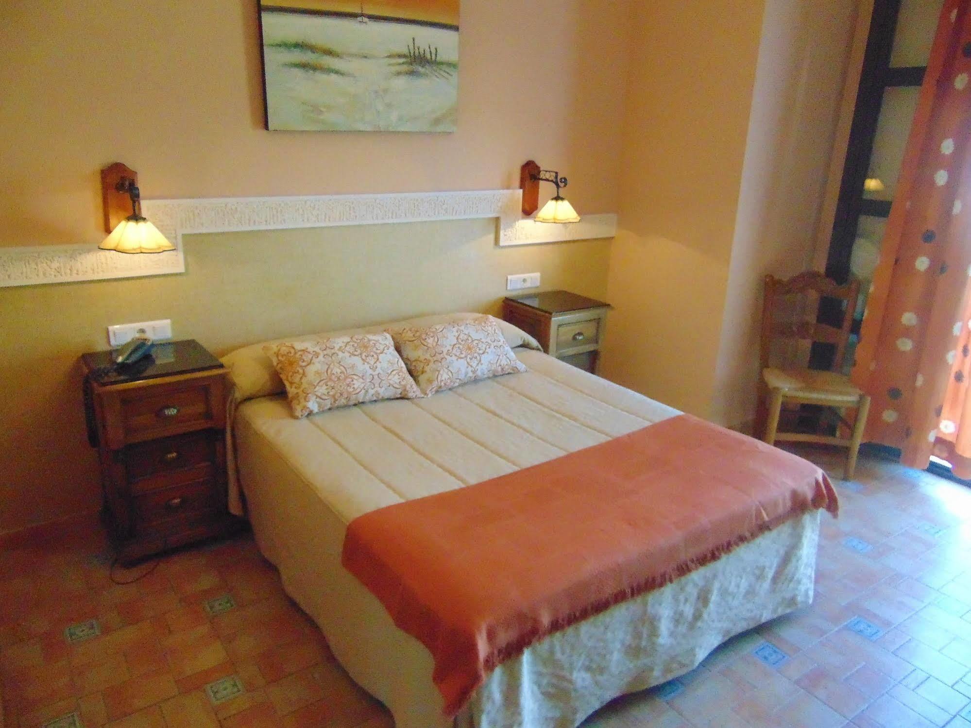 Hotel Sierra De Araceli Люсена Экстерьер фото