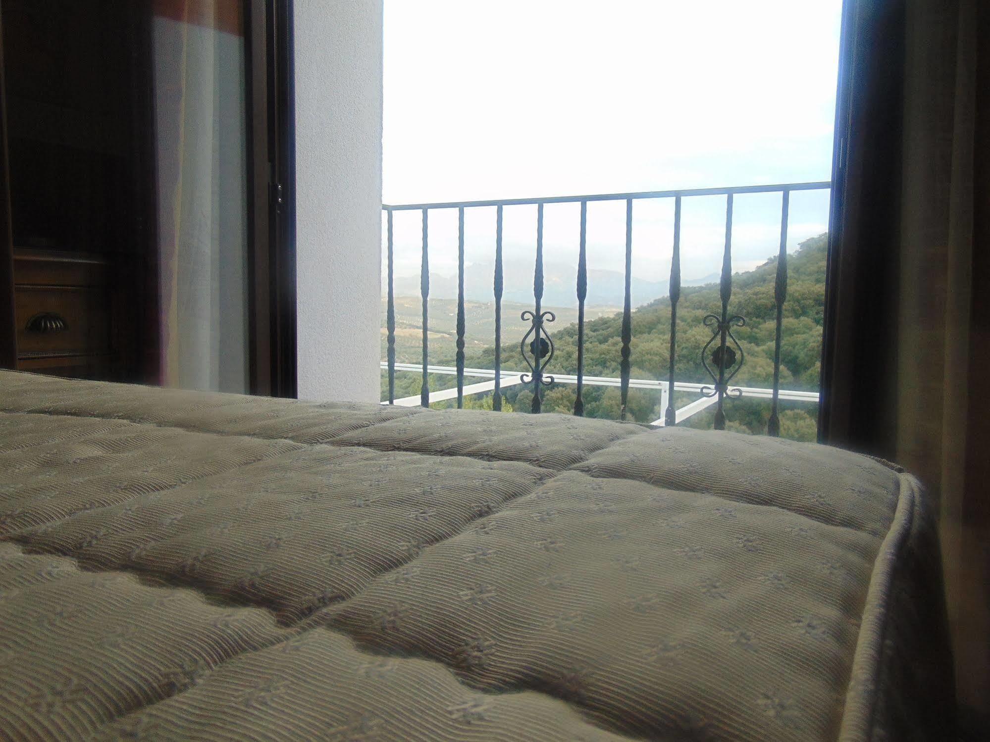 Hotel Sierra De Araceli Люсена Экстерьер фото